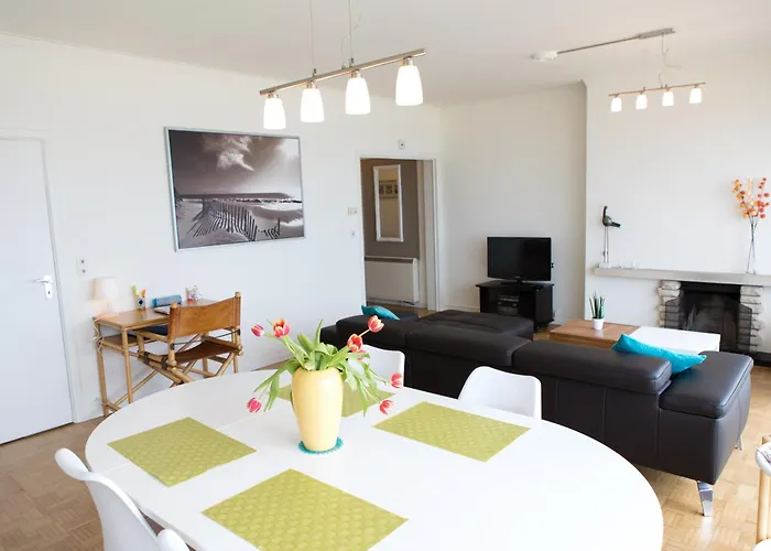 Lecomte - The Shoreline Seabreeze 145 公寓 *