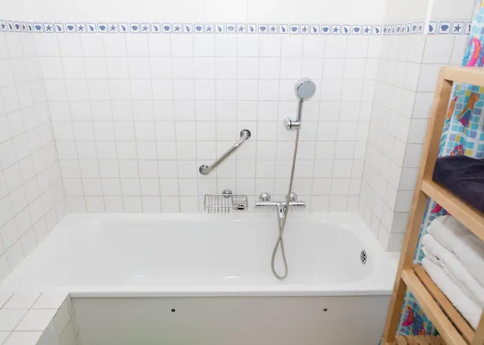 Lecomte - The Shoreline Seabreeze 145 公寓 *